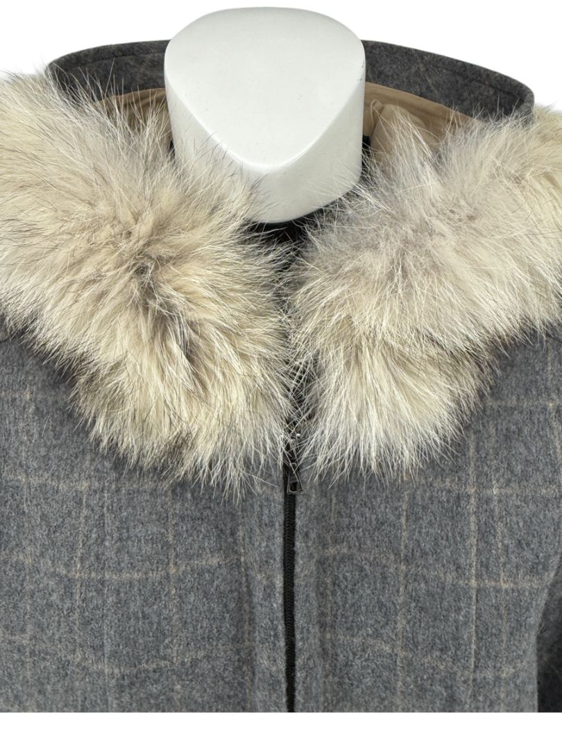 Pamella Roland Grey Wool Cape Style Jacket with Fur Trim Hood & Cuffs – Large