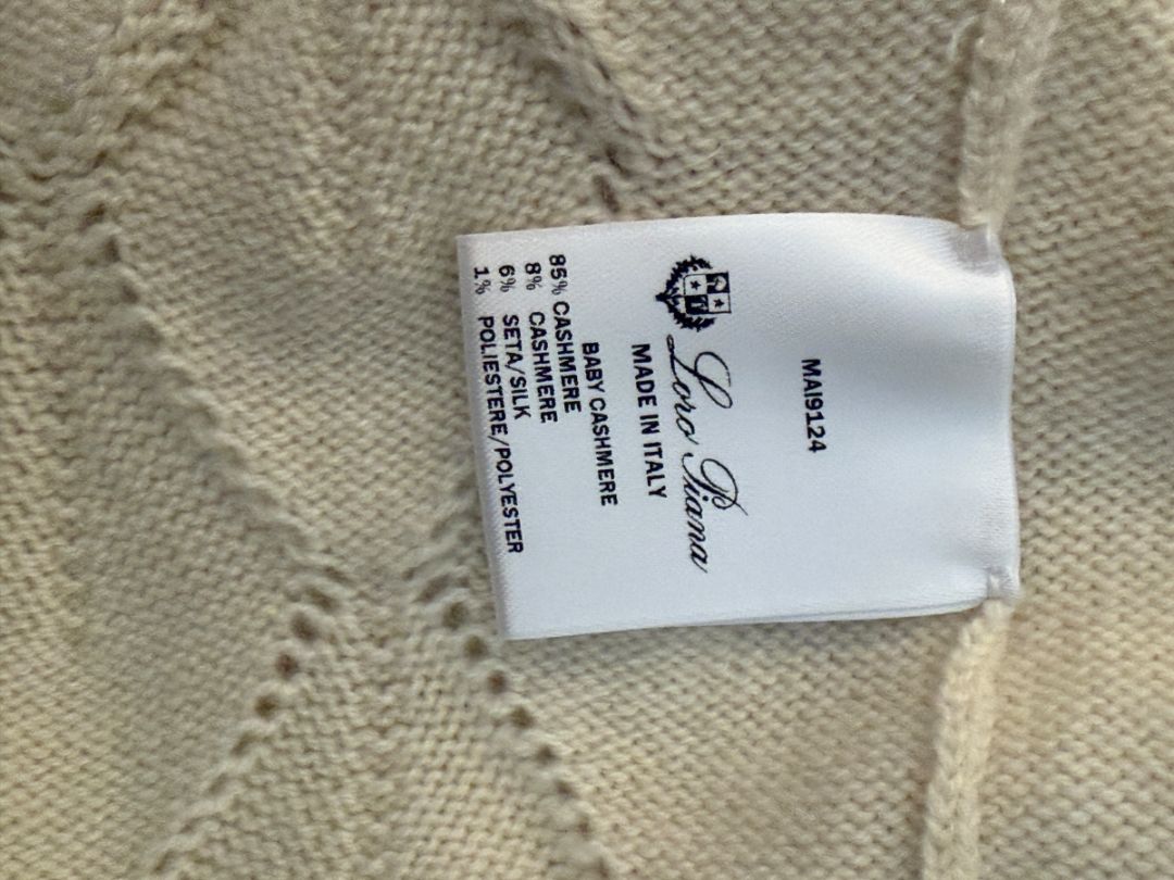 Loro Piana Cream Baby Cashmere Turtleneck Sweater – Size IT 48
