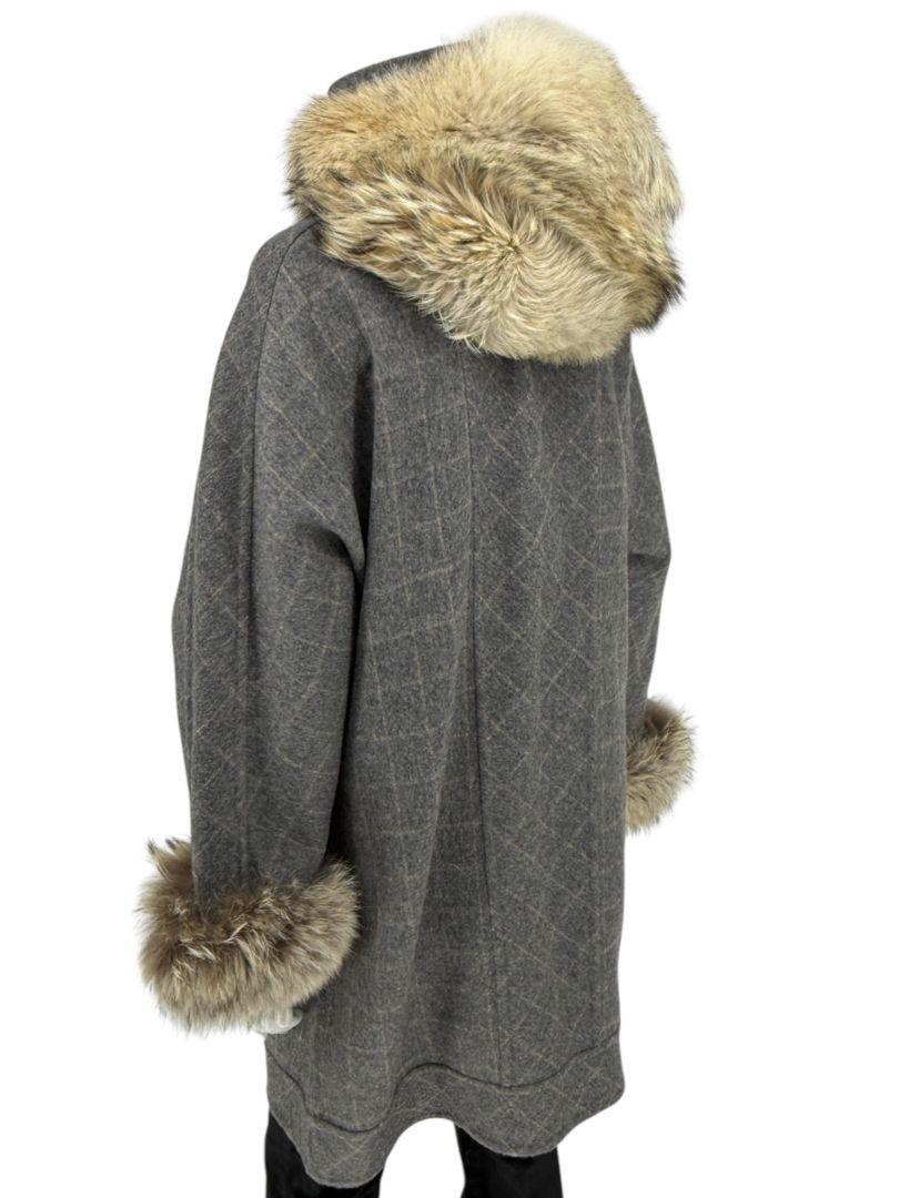 Pamella Roland Grey Wool Cape Style Jacket with Fur Trim Hood & Cuffs – Large