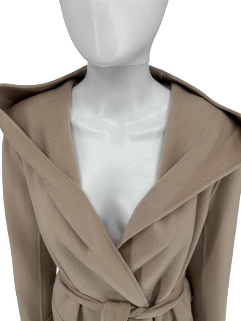 S Max Mara Camel Hooded Wrap Coat – Size 10 (IT 42)