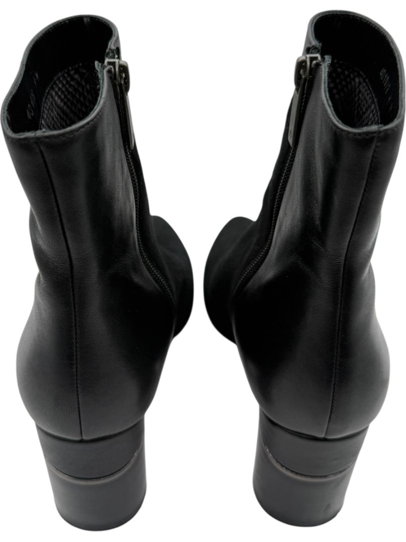 Aquatalia Black Suede/Leather Pointed Toe Booties – Size 9