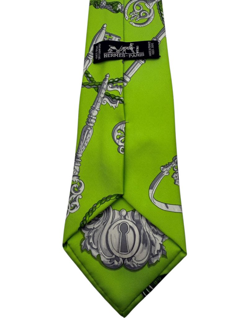Hermès Paris “Les Cles” Silk Necktie in Lime Green – Excellent Pre-Owned Condition