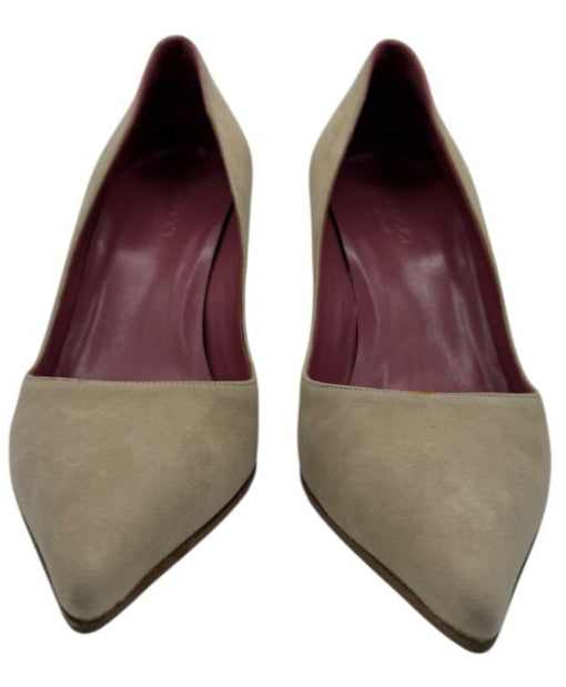 Gucci Nude Suede Kitten Heel Pumps – Size 6