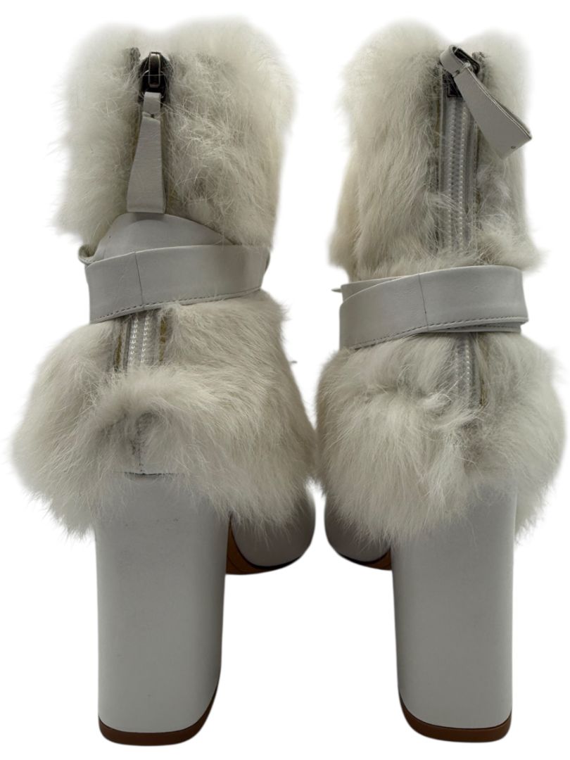 Alexandre Birman White Leather & Fur Ankle Booties – Size 39