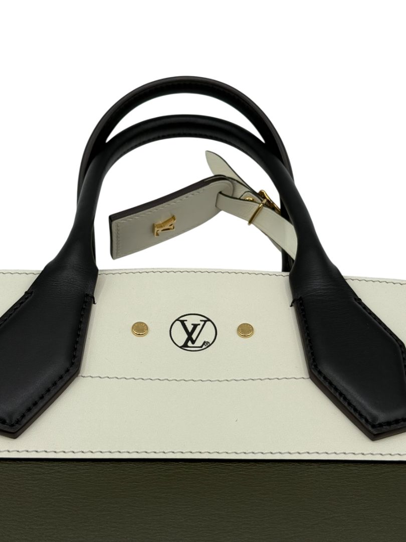 Louis Vuitton White/Green Leather City Steamer MM Bag