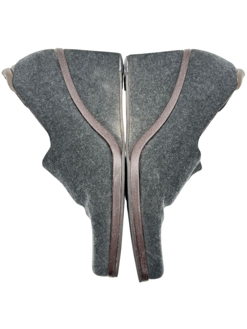 Donald J Pliner Grey Felt & Leather Wedge Pumps – Size 9.5