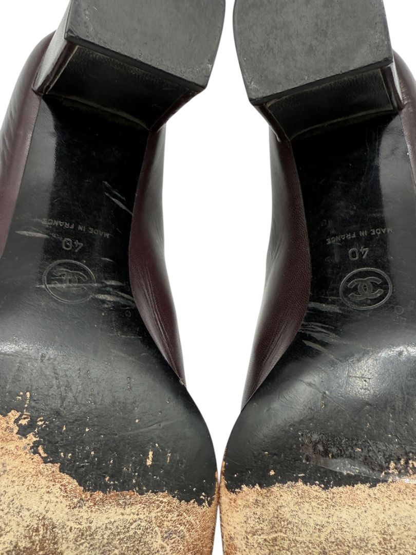 Chanel Two-Tone Leather Cap Toe Pumps in Espresso & Black – Size 40 (US 10)