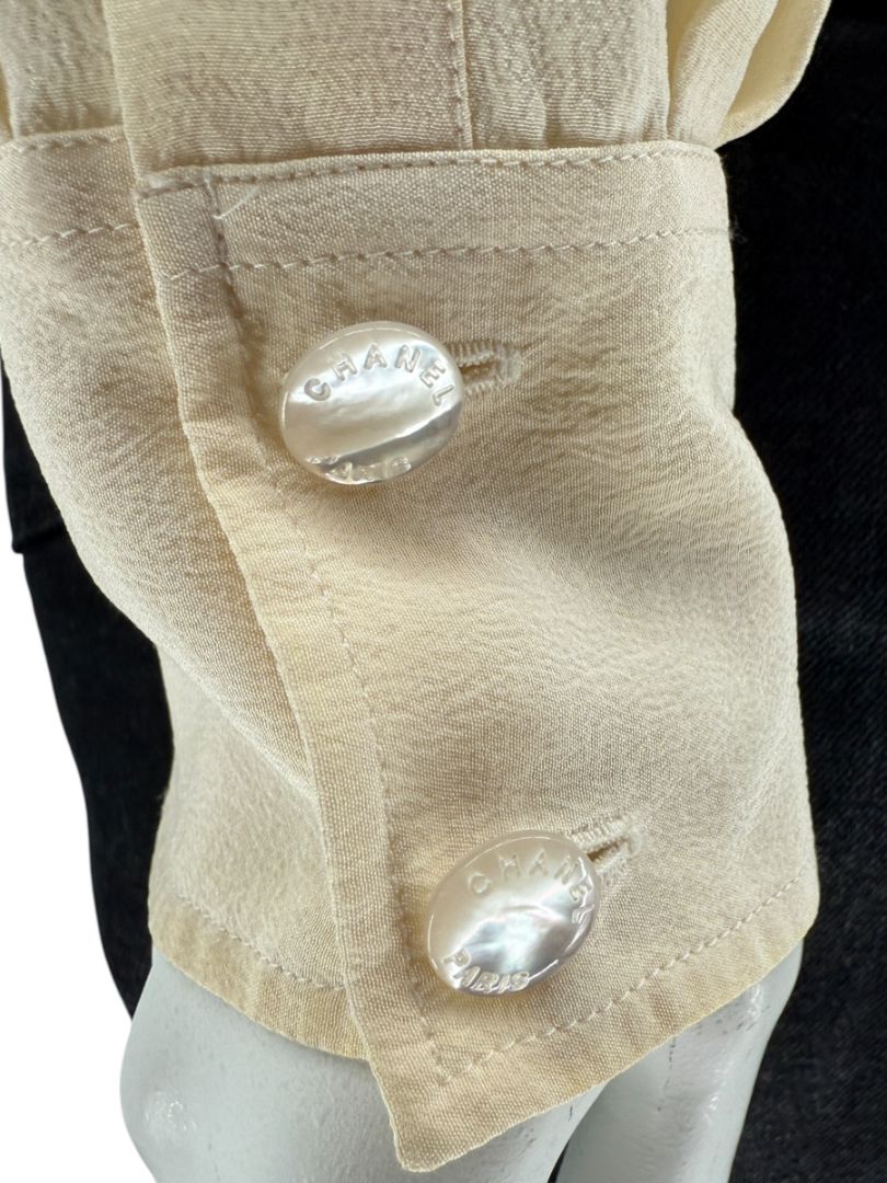 Chanel Ivory Silk Blouse – Spring 2001 Collection – Size FR 42 (US 10)