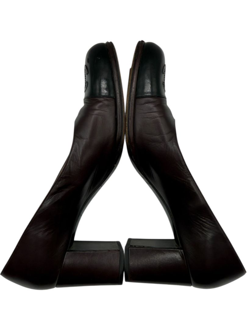 Chanel Two-Tone Leather Cap Toe Pumps in Espresso & Black – Size 40 (US 10)