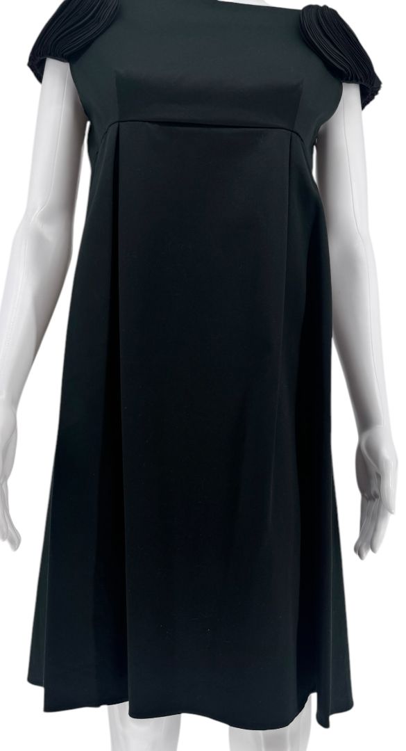 Valentino Black Sculpted Sleeve A-Line Dress – Size 4 (IT 40) – NWT