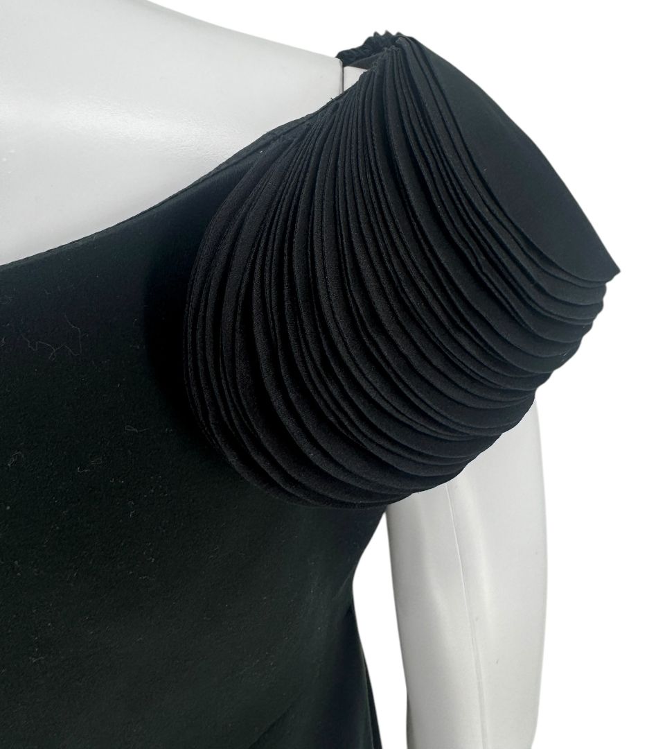 Valentino Black Sculpted Sleeve A-Line Dress – Size 4 (IT 40) – NWT
