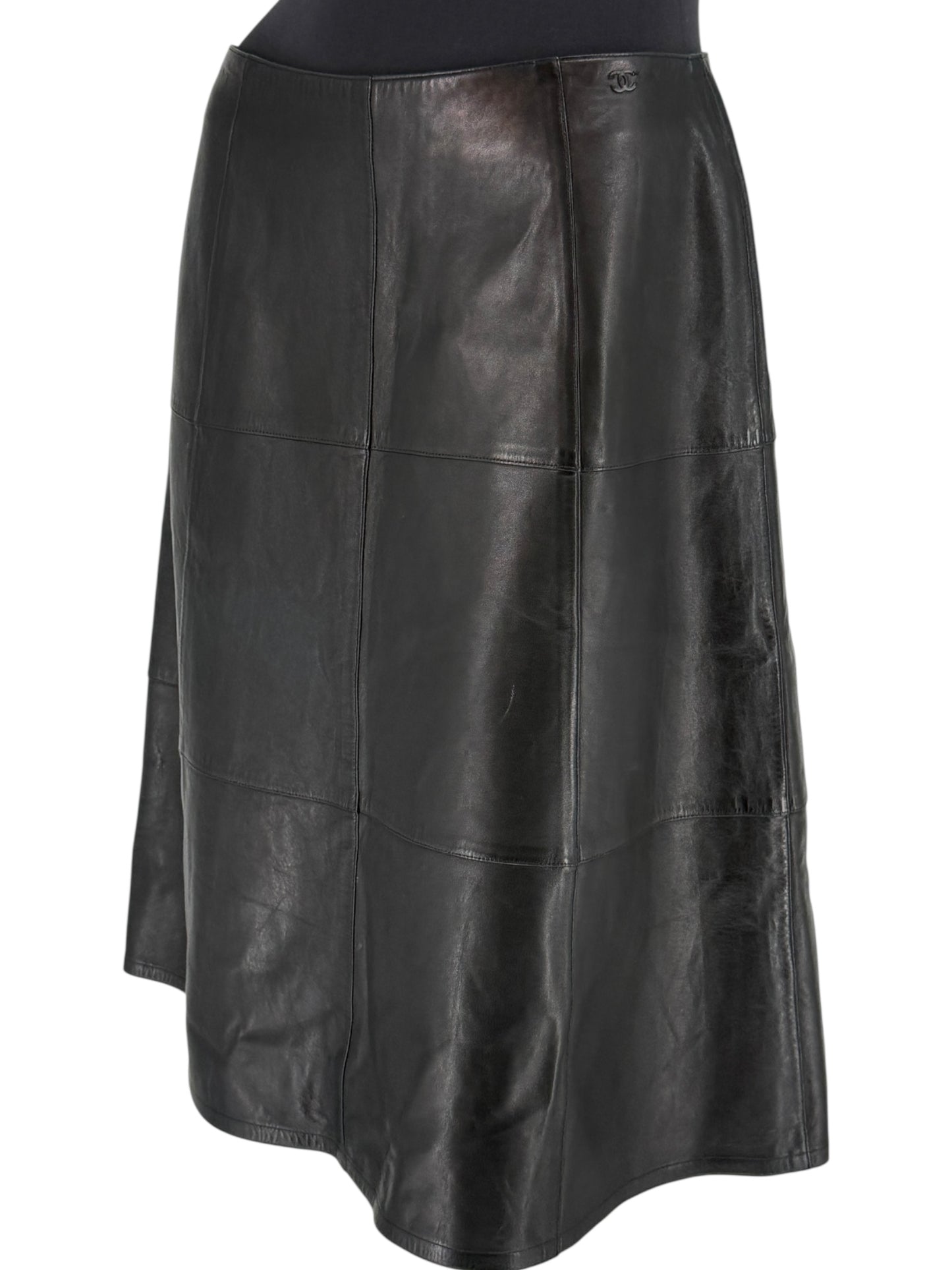 Chanel Black Lambskin Leather A-Line Skirt – Size 40 (FR)