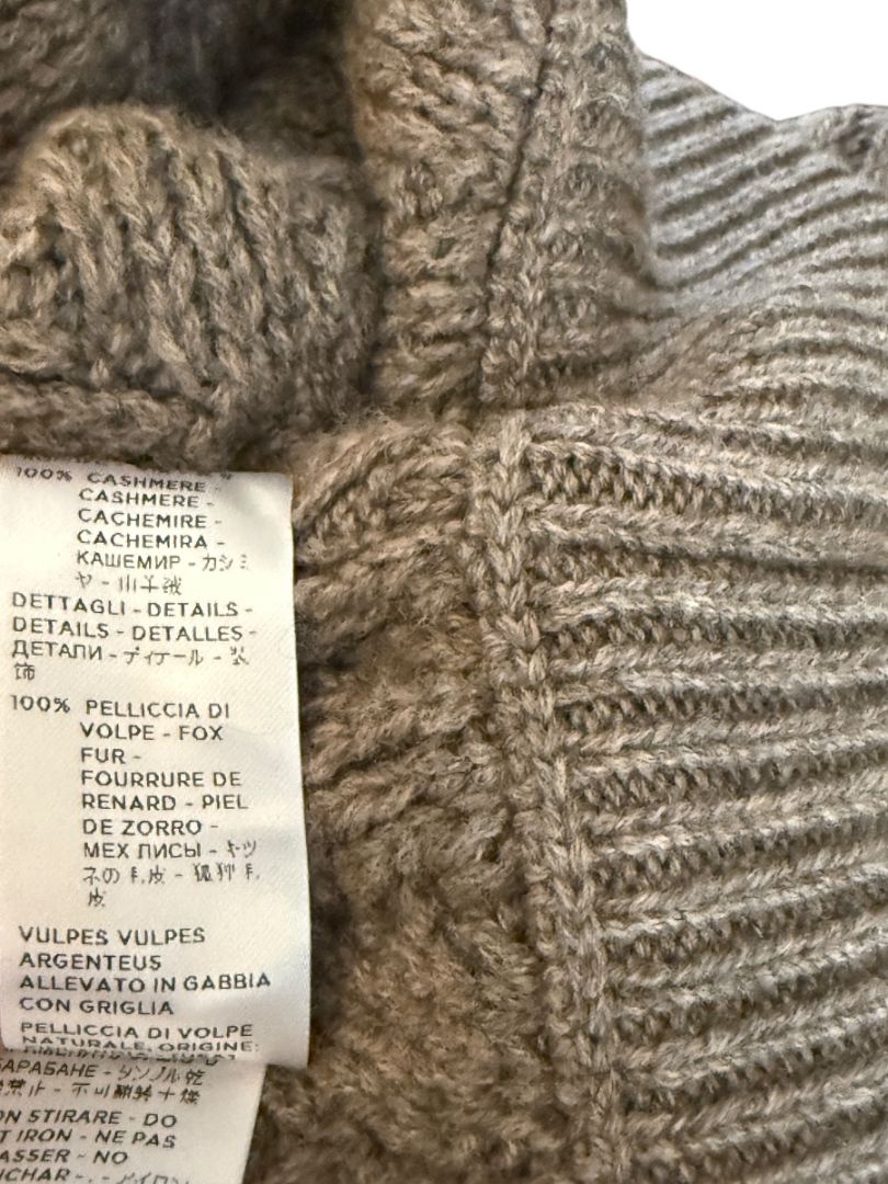 Agnona Taupe Chevron Cashmere Sweater with Fox Fur Cuffs – Size M