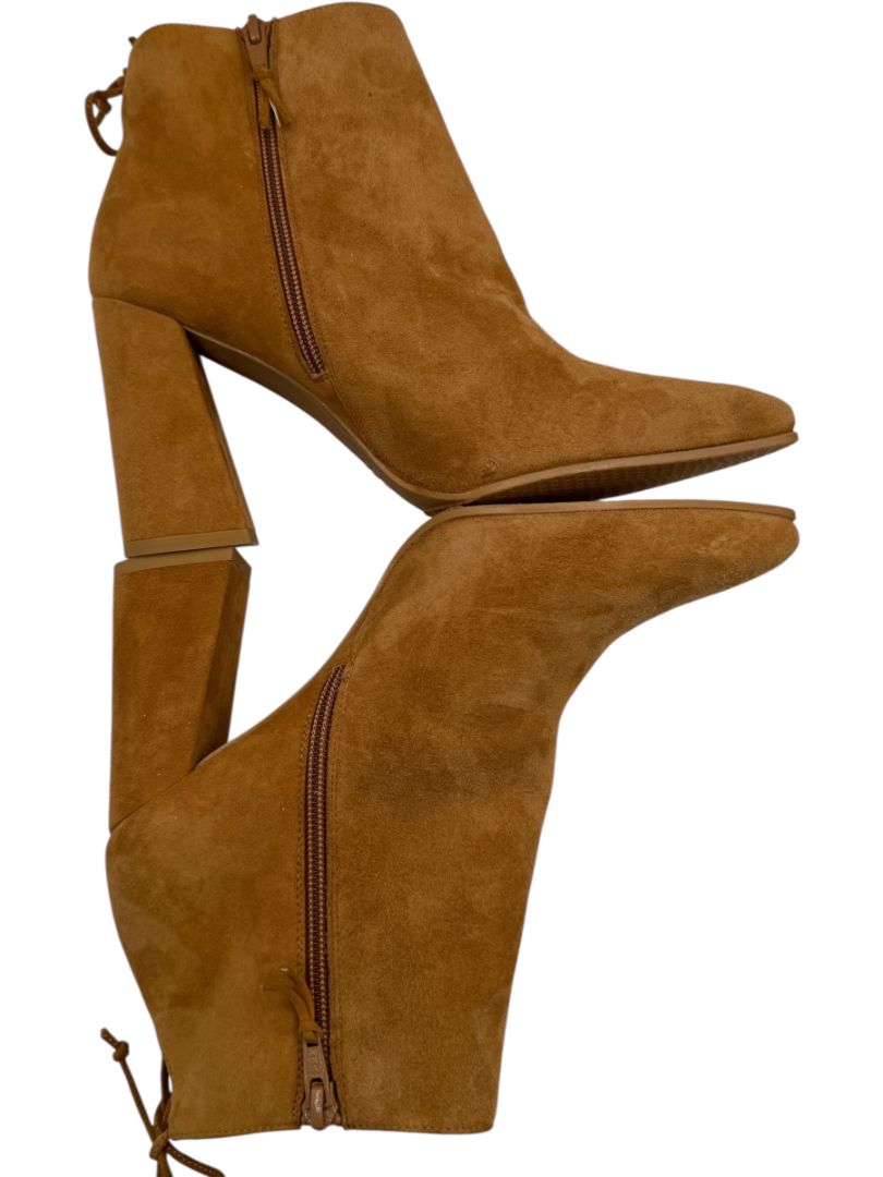Stuart Weitzman Tan Suede Pointed Toe Booties – Size 8.5M