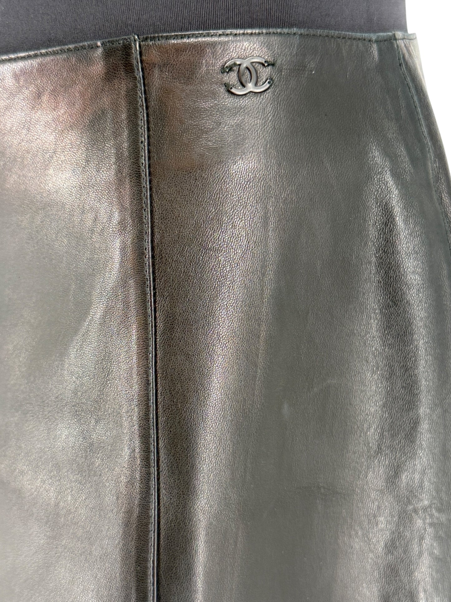Chanel Black Lambskin Leather A-Line Skirt – Size 40 (FR)