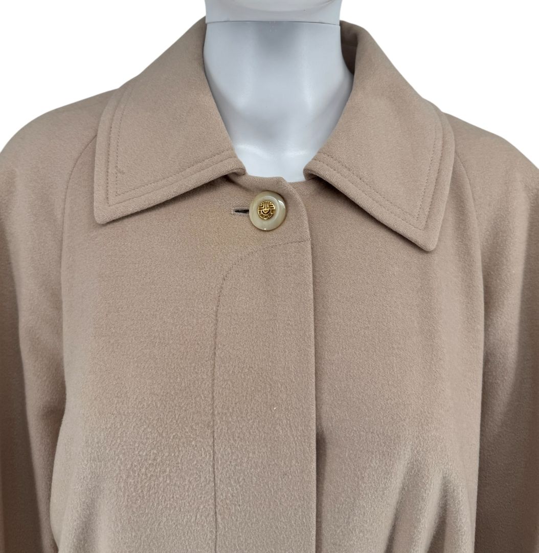 Louis Féraud Pale Blush Wool Swing Coat – Very Good Preowned Condition