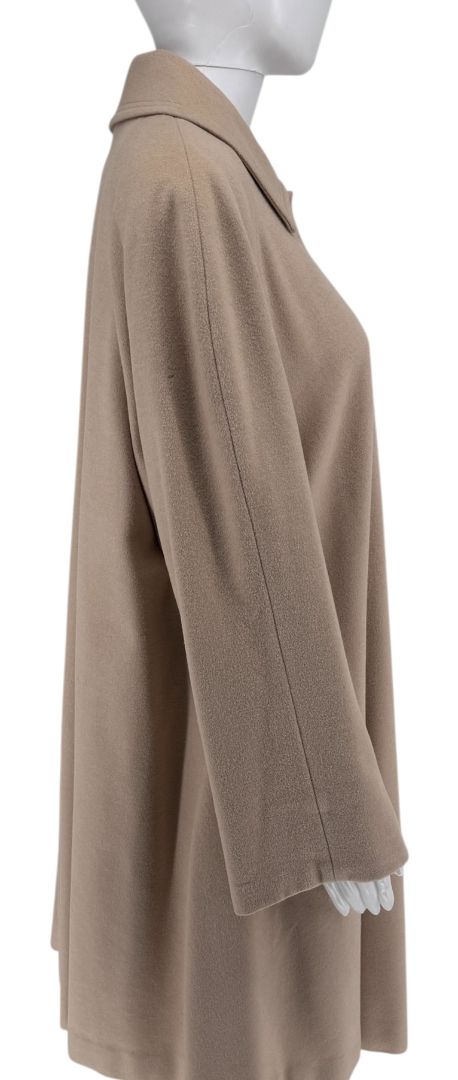 Louis Féraud Pale Blush Wool Swing Coat – Very Good Preowned Condition