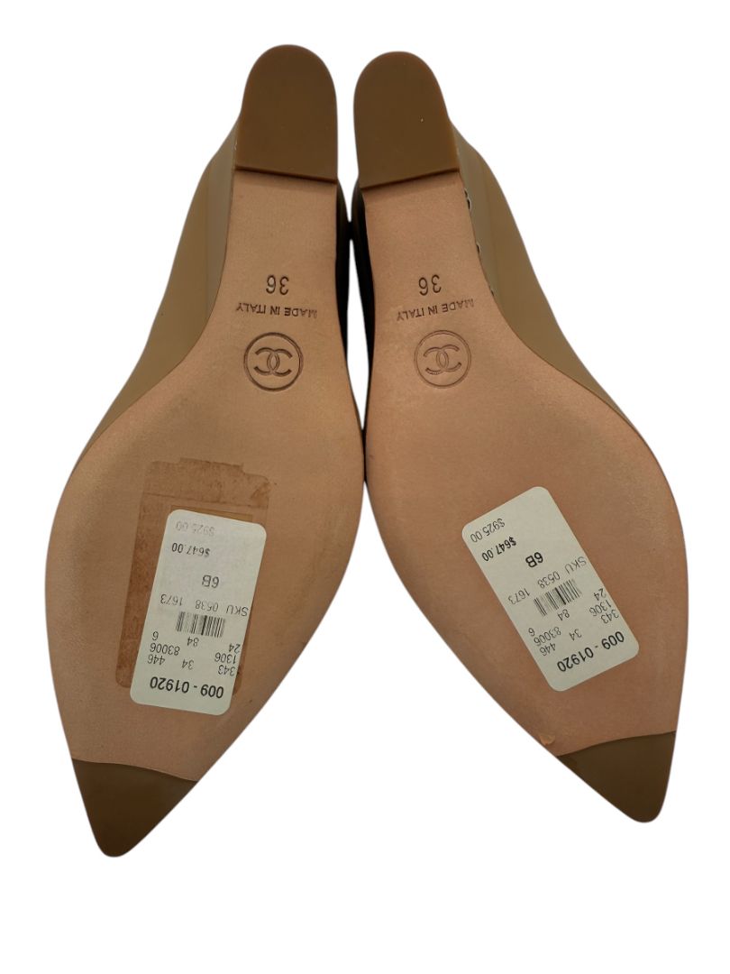 NIB Chanel Chanel Beige/Black Leather Wedge Cap Toe Pumps Size 6