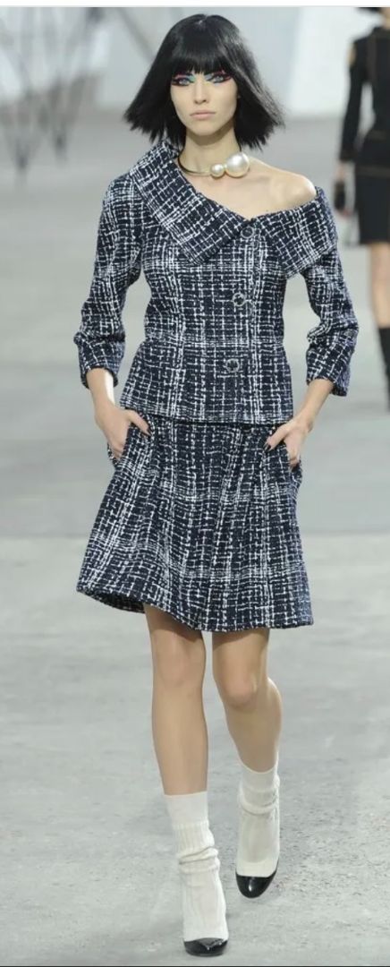NWT CHANEL Spring 2014 Tweed Suit - Size 36 - Look 32