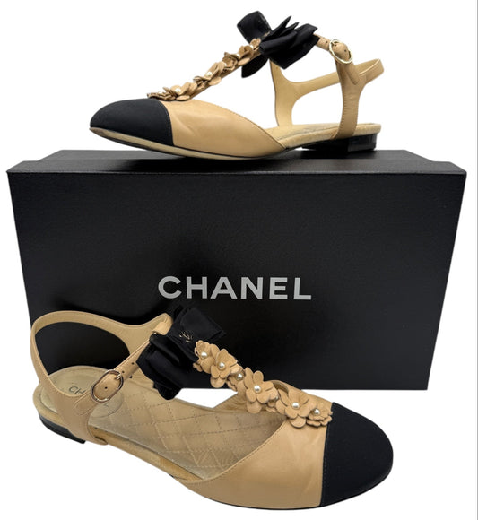 Chanel Beige/Black Leather Faux Pearl Embellished Camellia and CC Bow T-Strap Sandals - Size 40.5