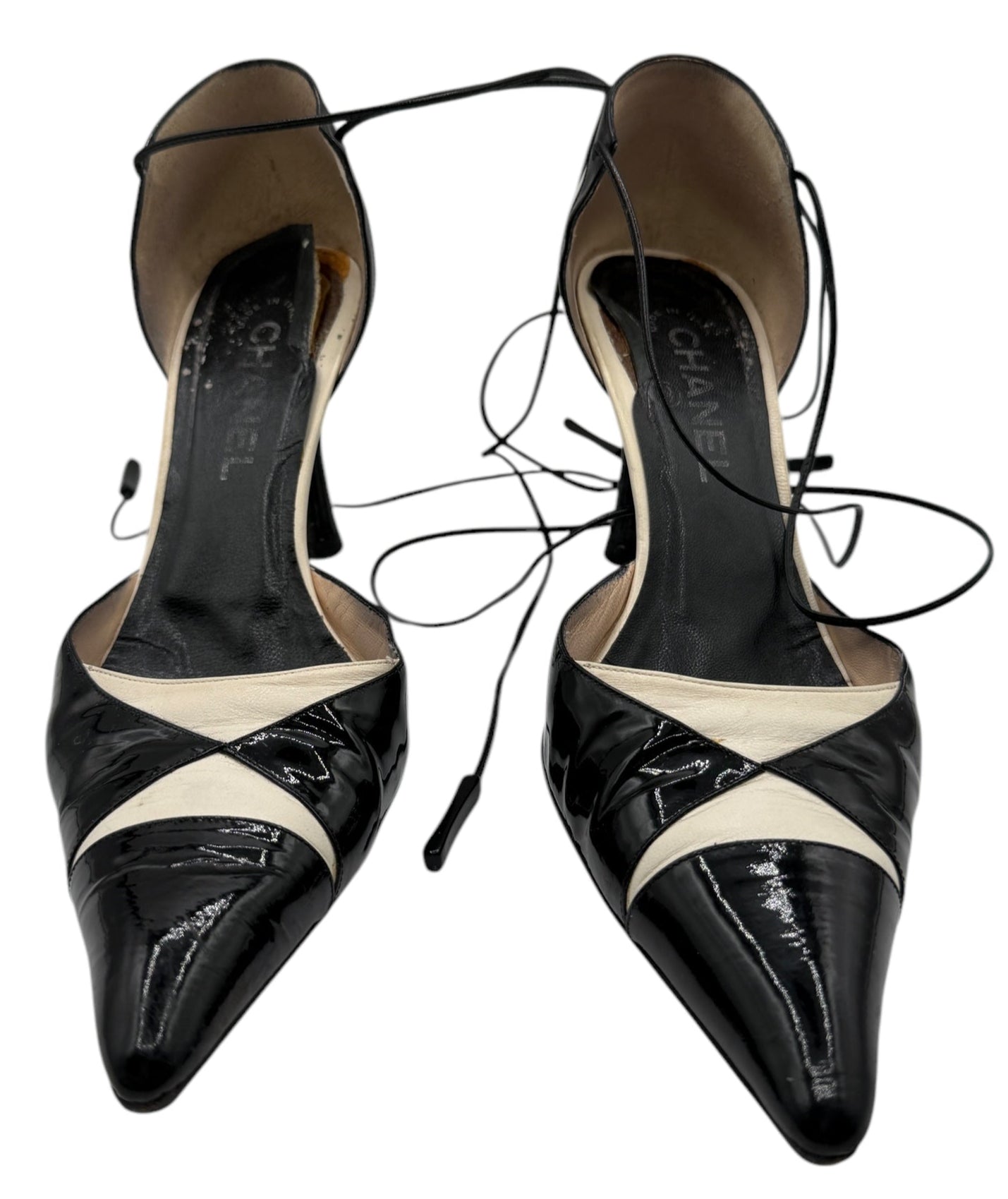 CHANEL Bi Color Black/White Patent Leather Pumps