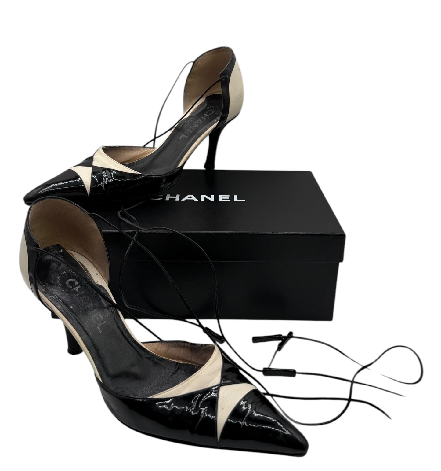 CHANEL Bi Color Black/White Patent Leather Pumps