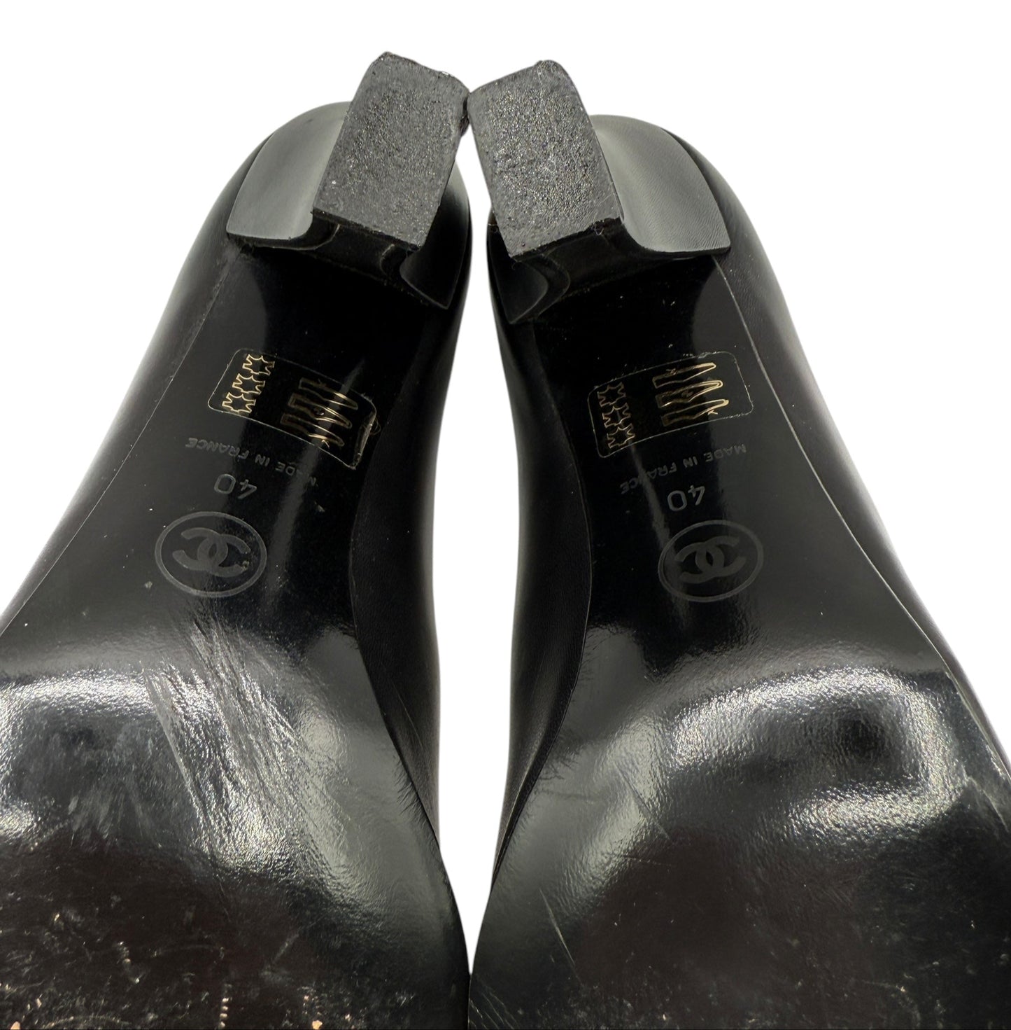 CHANEL CC Logo Black Leather Pumps - Size 40