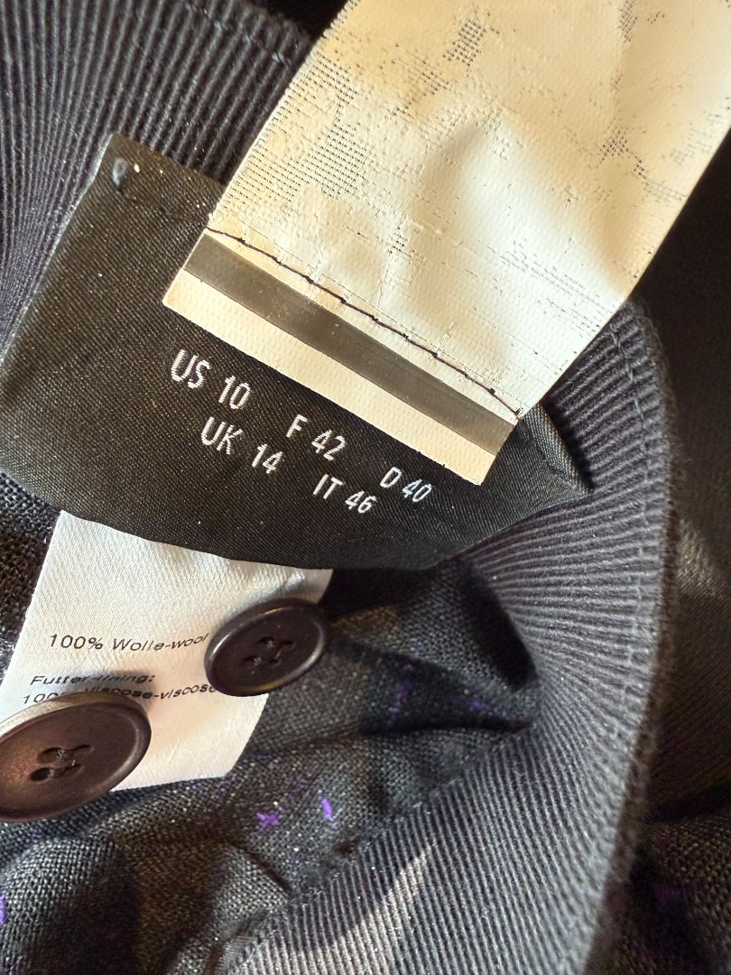 Akris Punto Grey Wool Suit with Purple Fleck Detailing – Size US 10