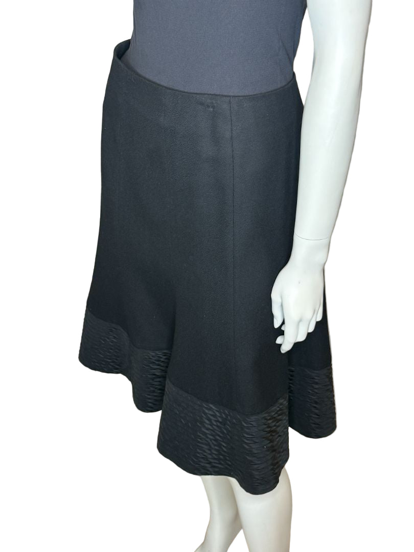 Akris Punto Black Wool A-Line Skirt with Textured Hem – Size 12