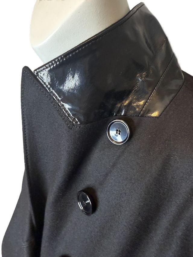 Akris Punto Black Wool-Blend Tailored Blazer with Glossy Trim – Size 14