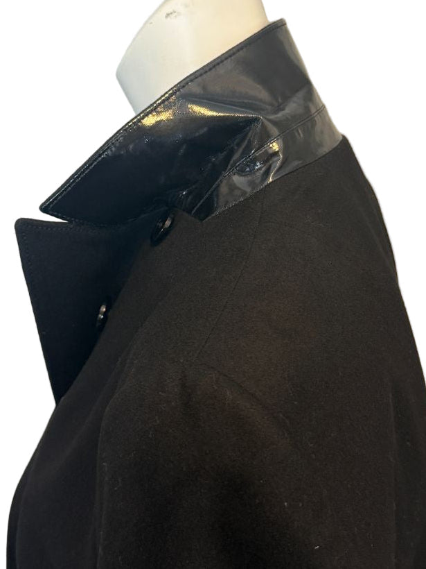 Akris Punto Black Wool-Blend Tailored Blazer with Glossy Trim – Size 14