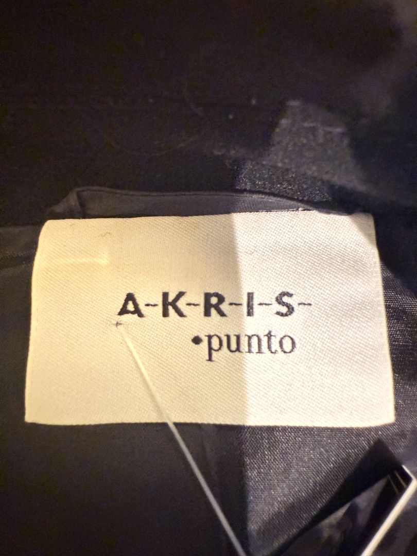Akris Punto Black Wool-Blend Tailored Blazer with Glossy Trim – Size 14