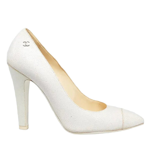 Chanel White Cracked Leather Cap Toe Pumps Size 39