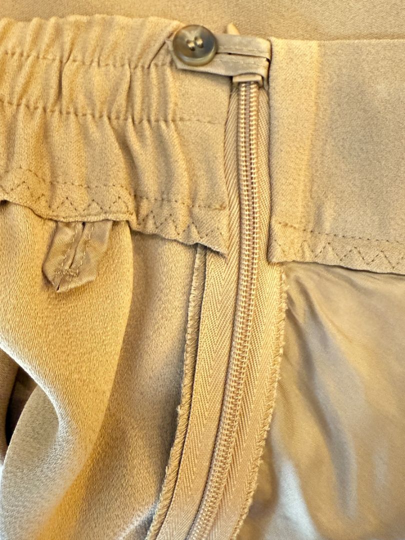Akris Camel Cropped Trousers – Size US 10 / IT 46