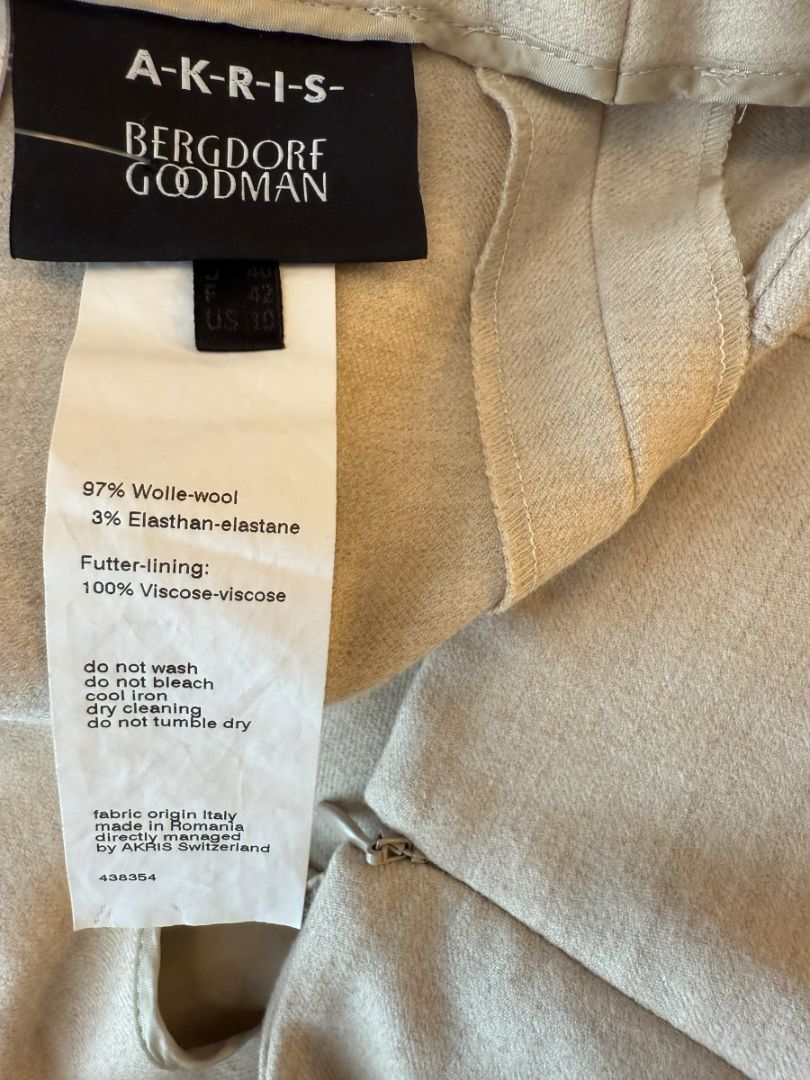 Akris Beige Wool Slim Trousers – Size IT 44 (US 10)