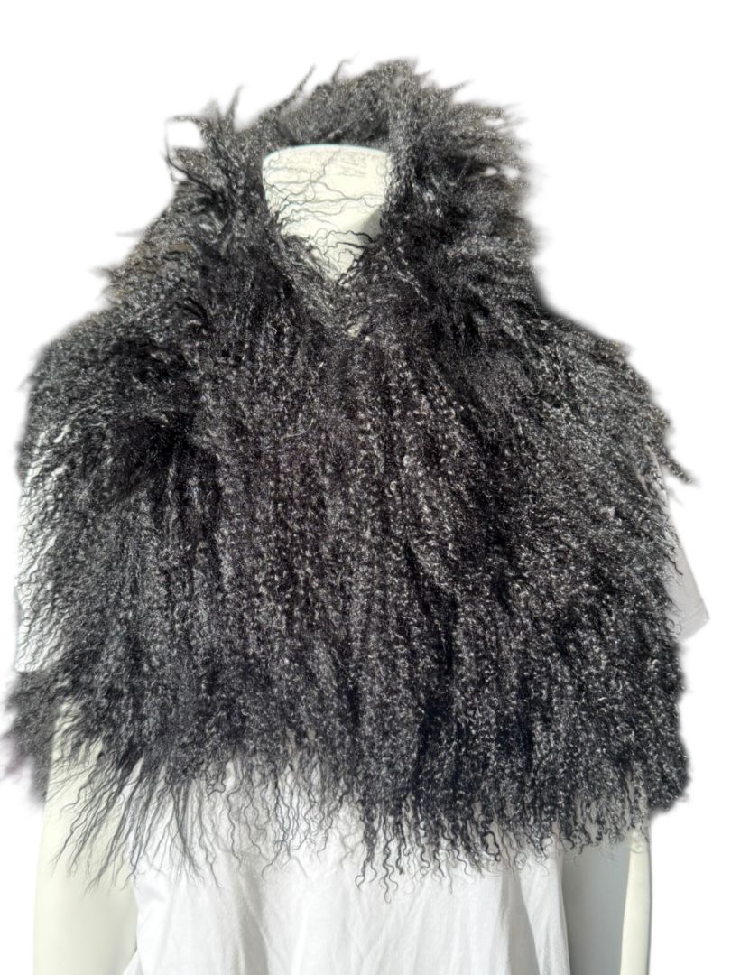 Adrienne Landau Mongolian Lamb Fur Scarf in Black – Excellent Preowned Condition