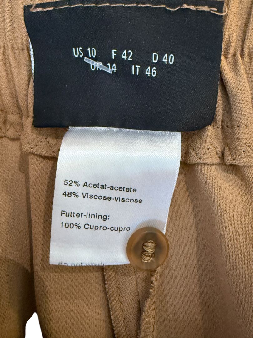 Akris Camel Cropped Trousers – Size US 10 / IT 46