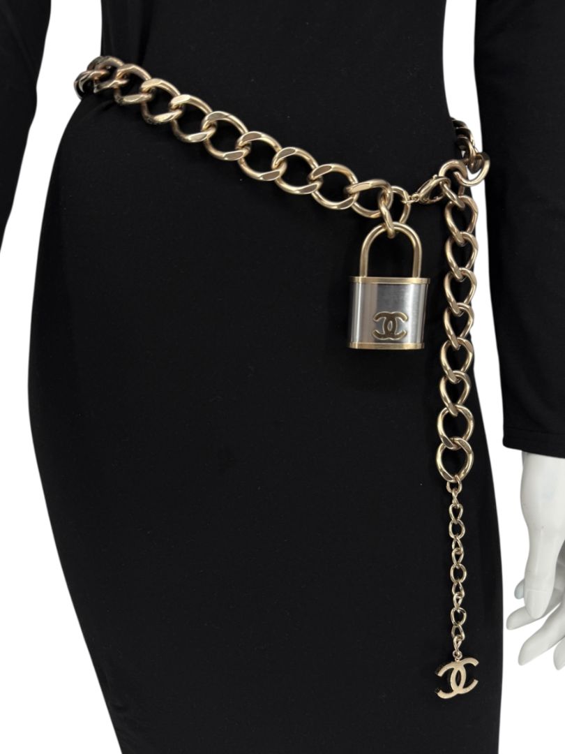 CHANEL Fall 2014 Oversized Padlock Chain-Link Belt