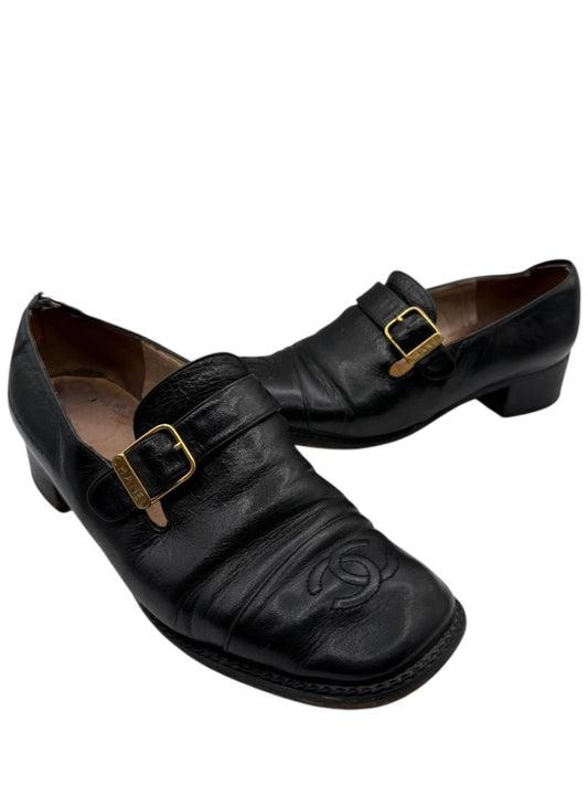 CHANEL CC Leather Buckle Shoes – Size 40 – Black