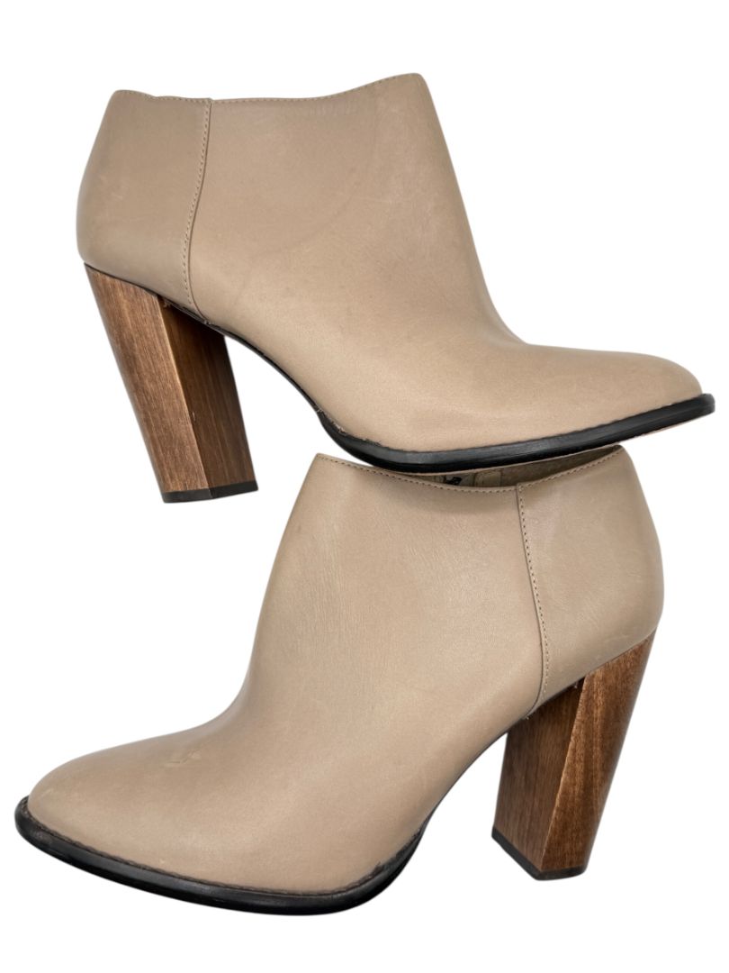 Elizabeth and James Taupe Leather Ankle Booties – Size 8.5B