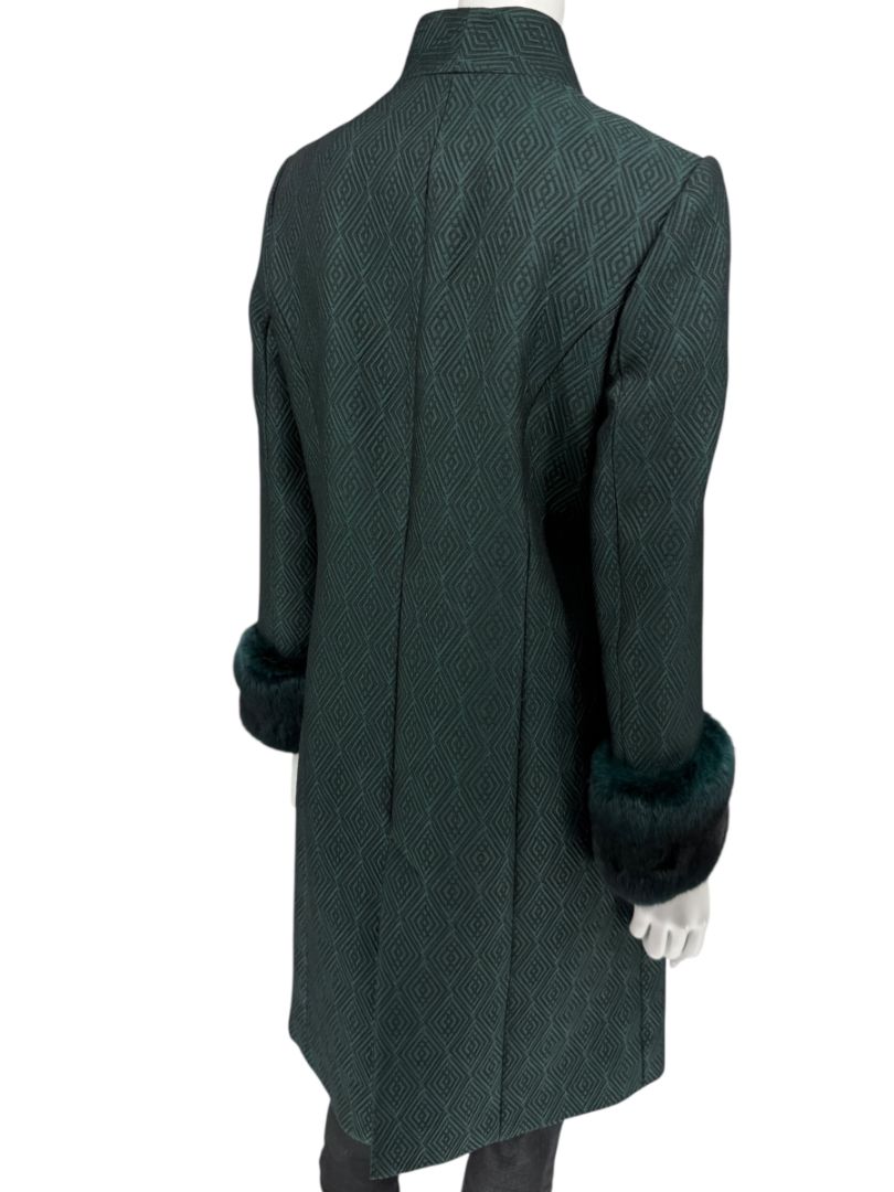 Pamella Roland Emerald Green Jacquard Coat with Fur-Trimmed Sleeves – Large