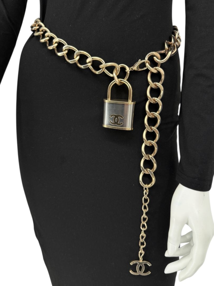 CHANEL Fall 2014 Oversized Padlock Chain-Link Belt