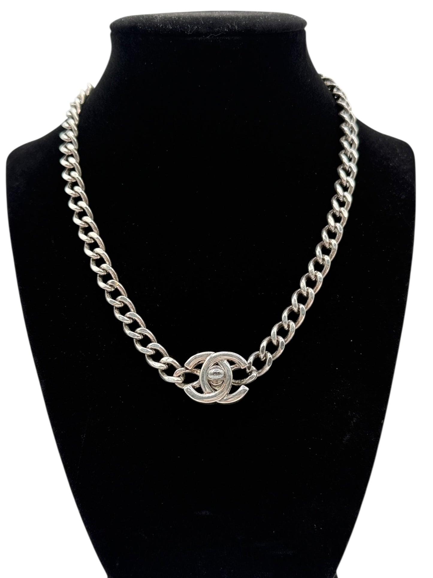 CHANEL Vintage 1996 Silver-Tone CC Turn Lock Chain Necklace