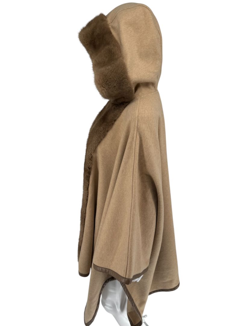 Agnona Camel Cashmere Cape with Fur Trim & Hood – One Size- NEW