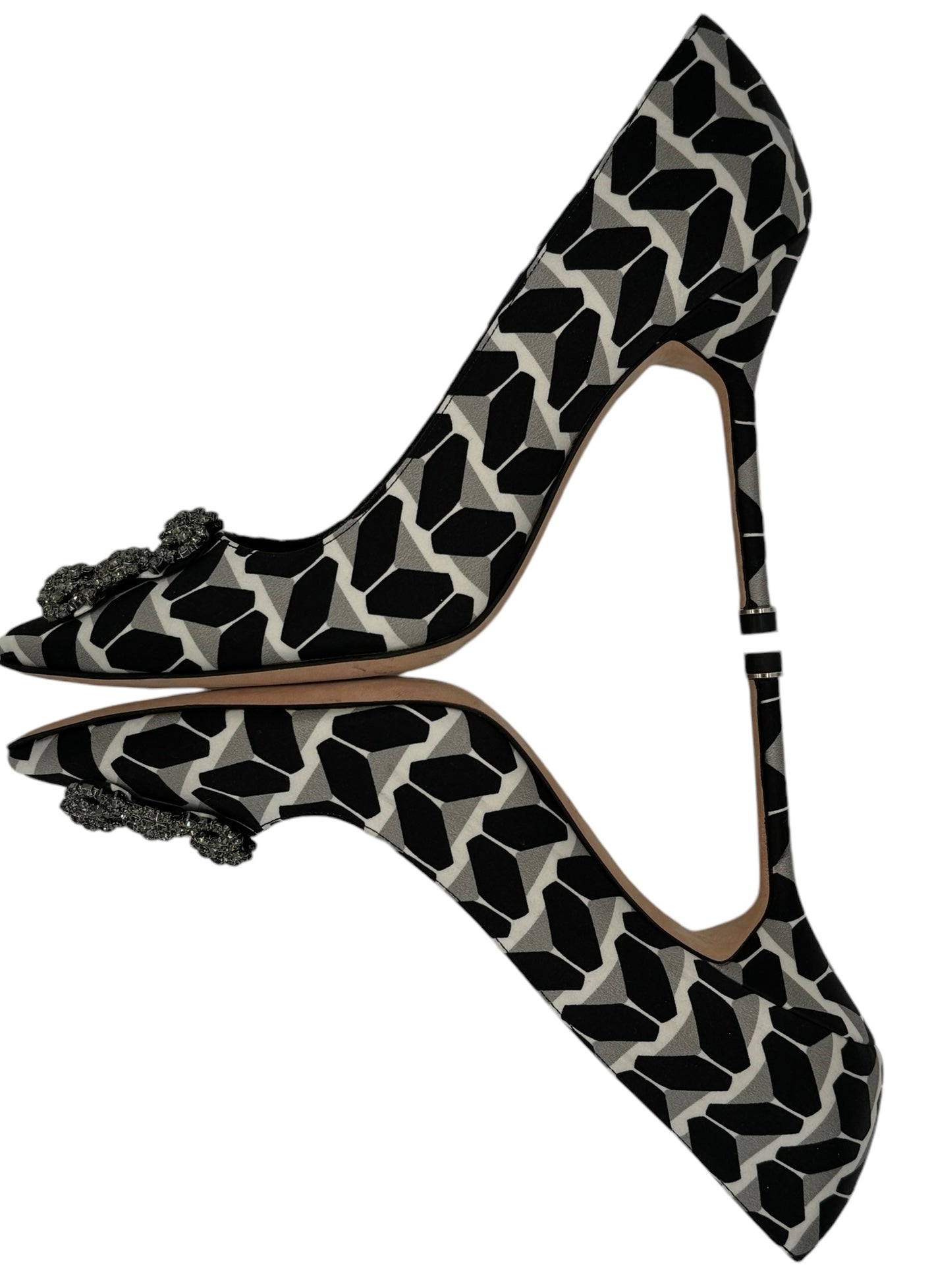 Manolo Blahnik "Hangisi" in Black/White geometric printed pumps - size EU 39