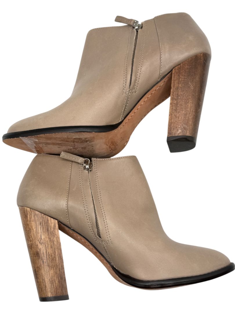 Elizabeth and James Taupe Leather Ankle Booties – Size 8.5B