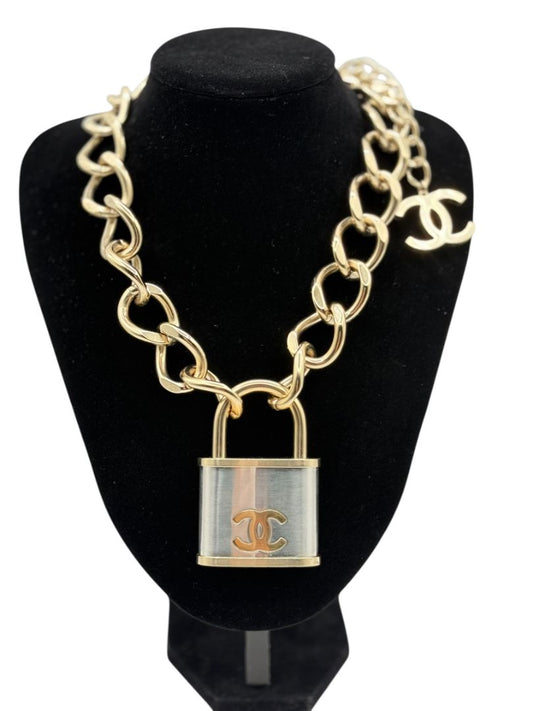 CHANEL Fall 2014 Oversized Padlock Necklace – Excellent Pre-Owned Condition