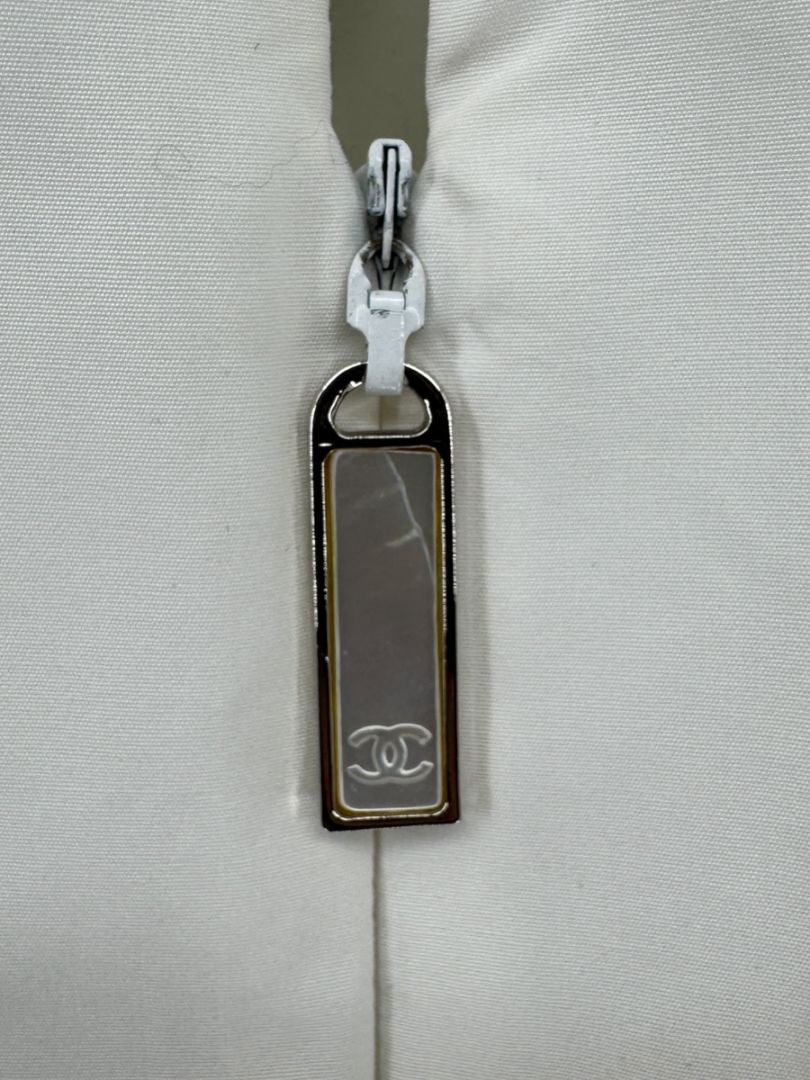 Chanel Ivory Zip-Front Cotton Blouse – Size 42