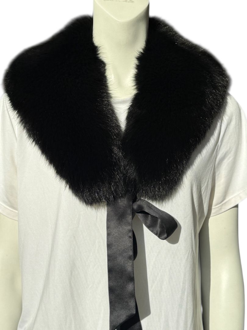 Dana Buchman Genuine Blue Fox Fur Collar – Pristine Condition