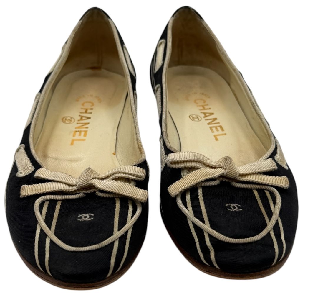 Chanel Black & Cream Canvas Logo Bow Espadrille Flats – Size 36 – Good Preowned Condition